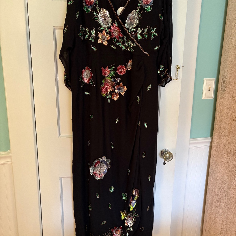 Gorgeous elegant holiday fancy gown